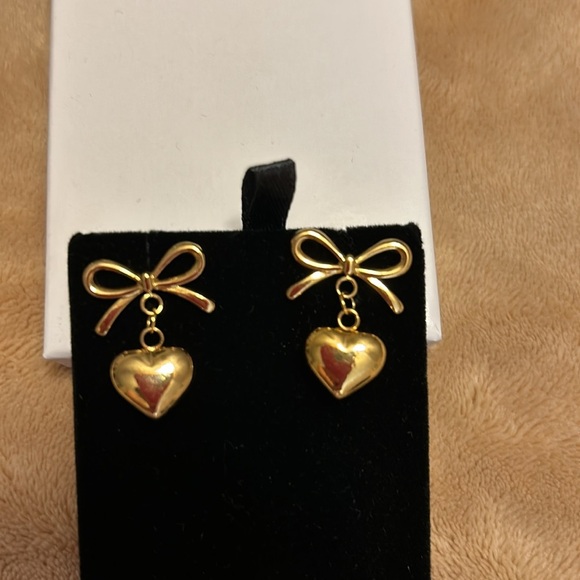 Gold plated heart bow drop earrings pierced - Picture 2 of 2